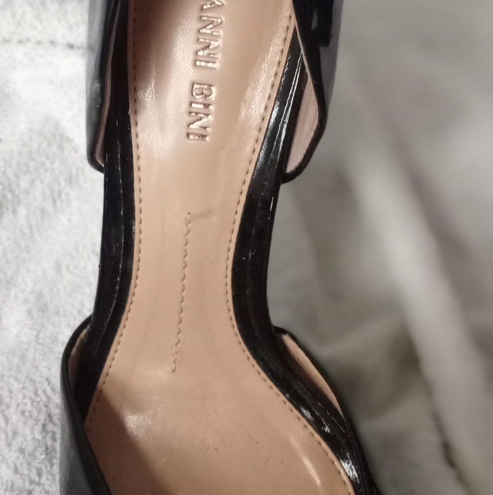 Shoes - Picture 5 of 9